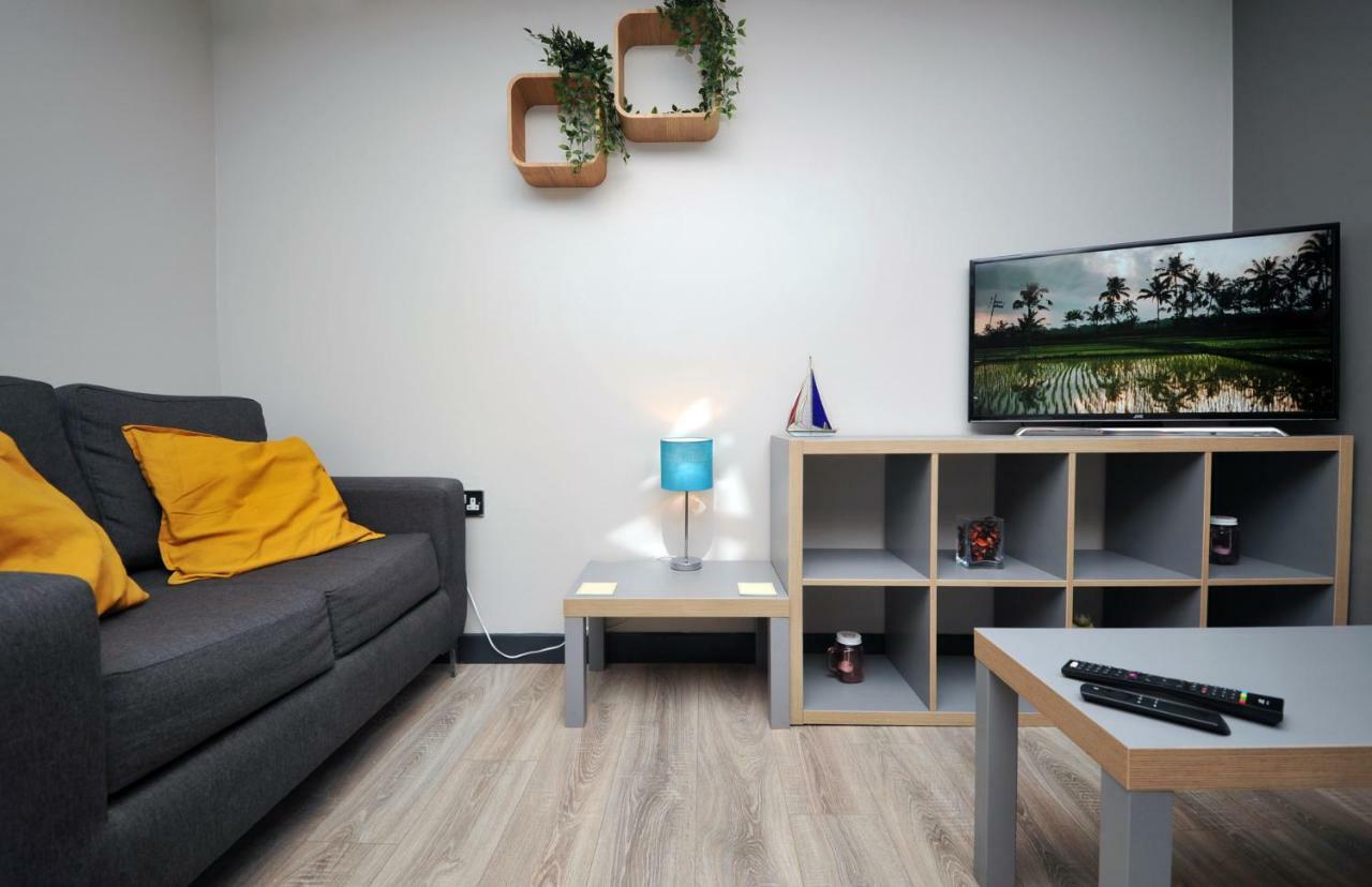 Stone'S Throw City Centre - Tv In Every Bedroom! Swansea Exterior foto